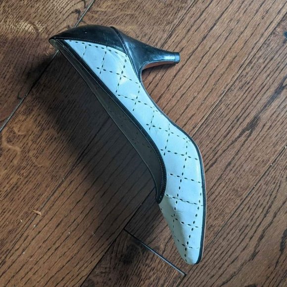 Women's Black and White High-Heel Shoes, Size 7.5 - Picture 2 of 6